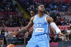 NBA新赛季达拉斯小牛迎新核心：弗拉格加盟球迷期待